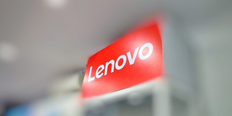 Lenovo dobra valor em melhor mês desde 1999, bombada por IA