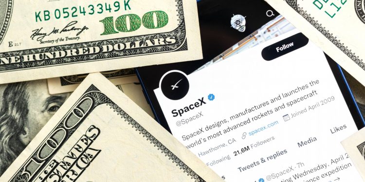 Musk desafia Wall Street, mas falta de lucro atrapalha